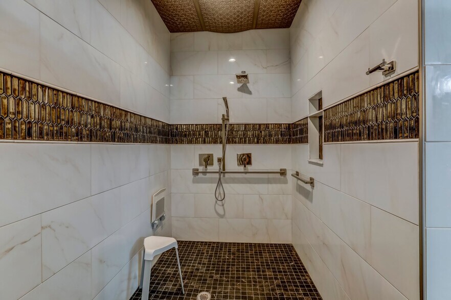 More Photos Of 1286 Gray Fox Ct, Howell Flex For Sale