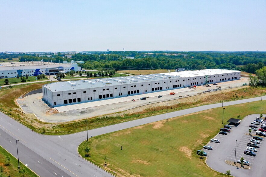 More Photos Of 311 Genoble Rd, Greer Distribution For Lease