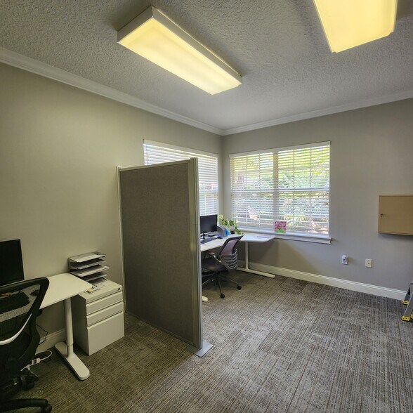 More Photos Of 8833 Perimeter Park Blvd, Jacksonville Medical For Lease