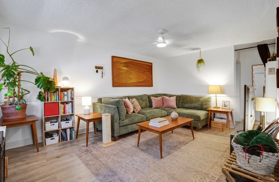 More Photos Of 817 Mira Mar Ave, Long Beach Apartments For Sale