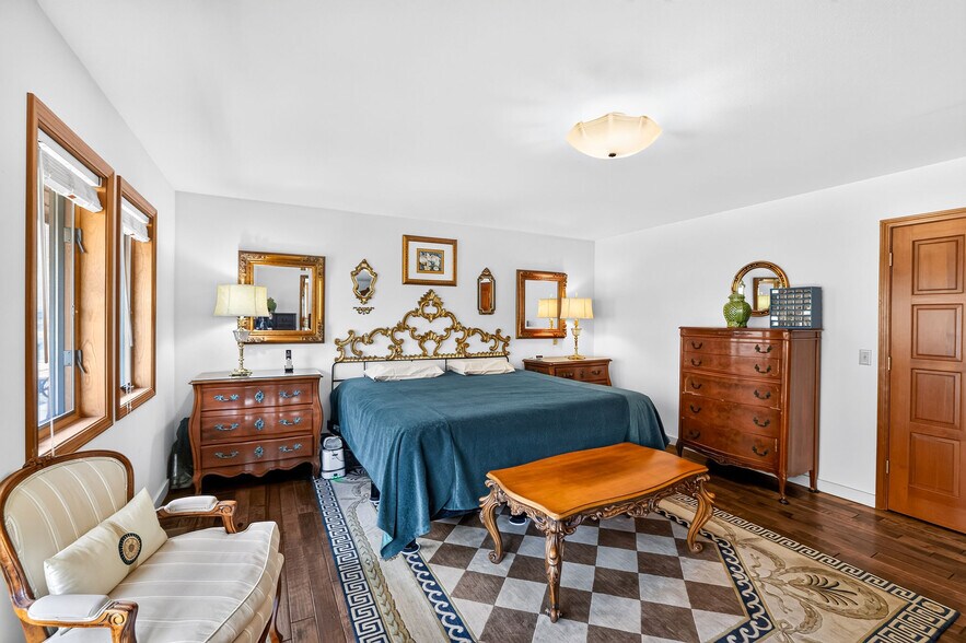 More Photos Of 420-422 Main Street St, Riggins Specialty For Sale