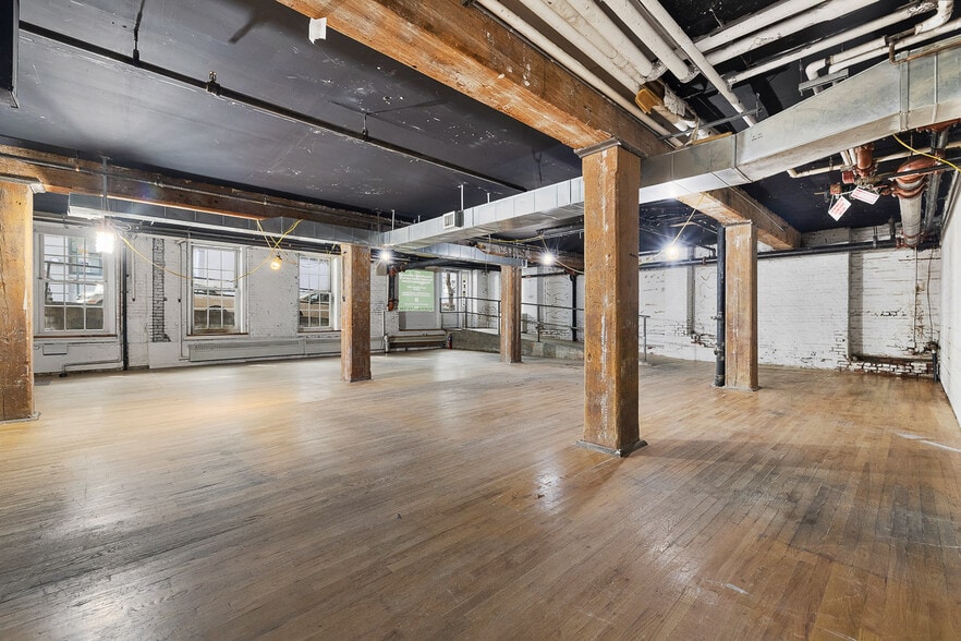 More Photos Of 81 Washington St, Brooklyn Apartments For Lease