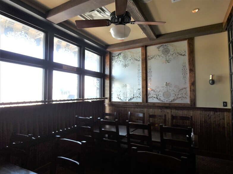 More Photos Of 119 Washington St, Beeville Restaurant For Sale