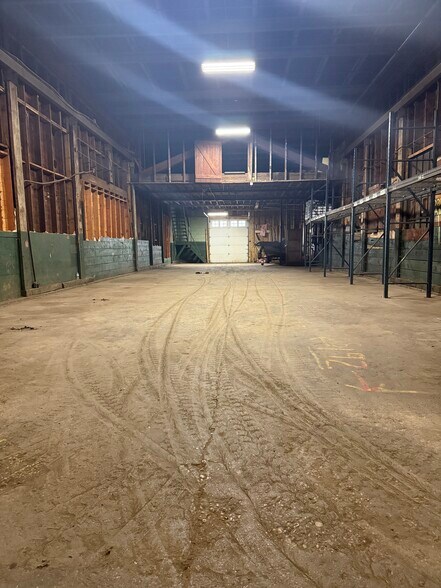 More Photos Of 711 19th St, Rockford Manufacturing For Sale