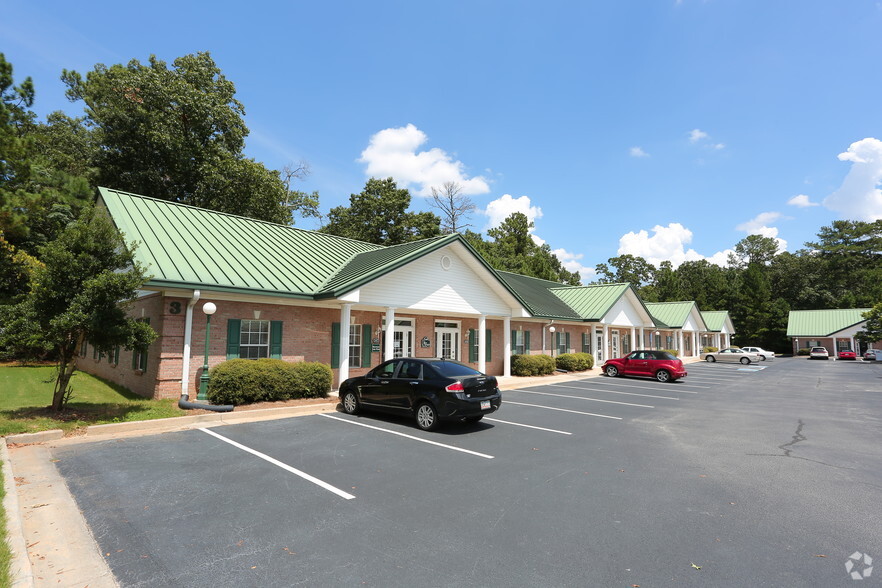 Primary Photo Of 133-147 Lee Byrd Rd, Loganville Office For Sale