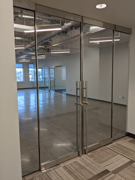 More Photos Of 150 W 2nd St, Royal Oak Office For Lease