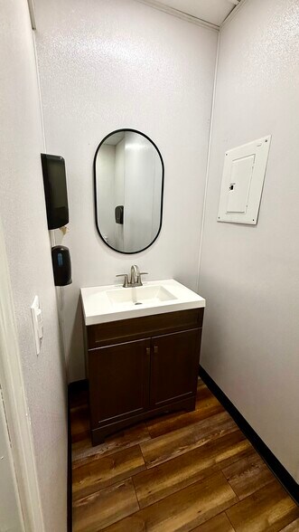 More Photos Of 211 7th St N, Clanton General Retail For Sale