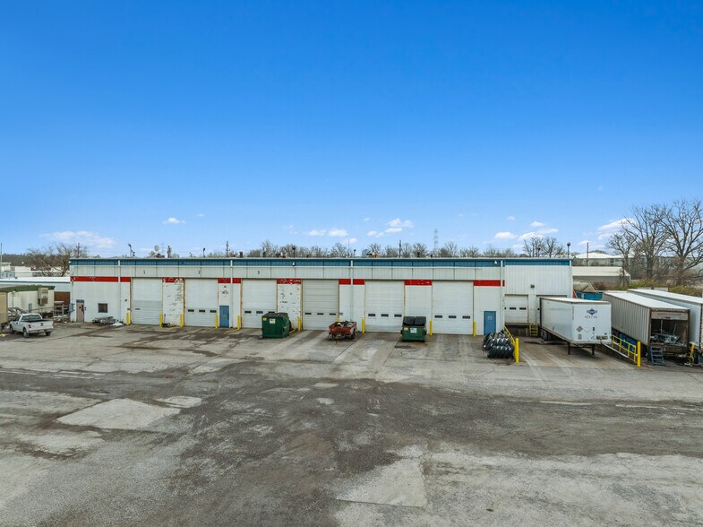 More Photos Of 1800 Progress Way, Jeffersonville Service For Lease