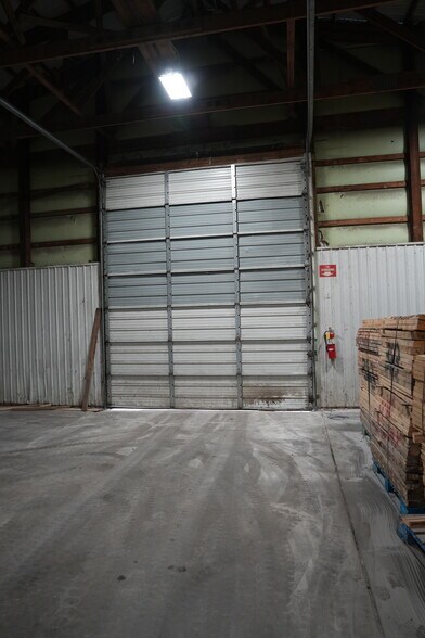 More Photos Of 610 W 9th Ave, Monmouth Flex For Lease