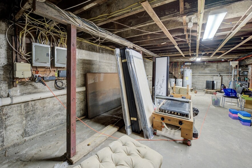 More Photos Of 257 Warren Ave, East Providence Storefront For Sale