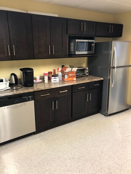 More Photos Of 1370 Hamilton St, Somerset Loft Creative Space For Lease