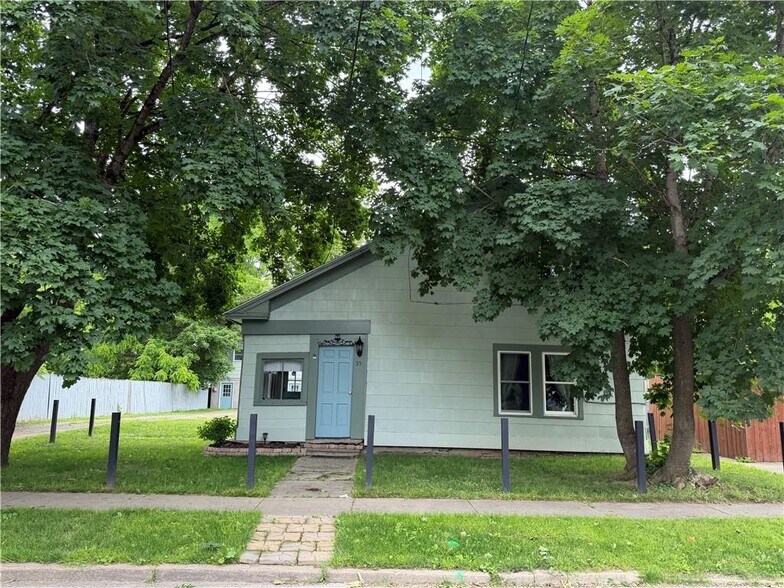 More Photos Of 35 Eaton Ave, Norwich Apartments For Sale