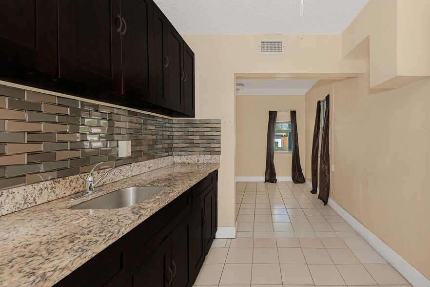 More Photos Of 416 NW 19th Ave, Fort Lauderdale Specialty For Sale