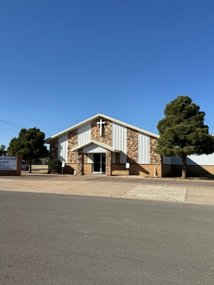 More Photos Of 710 S Baird St, Midland Religious Facility For Sale