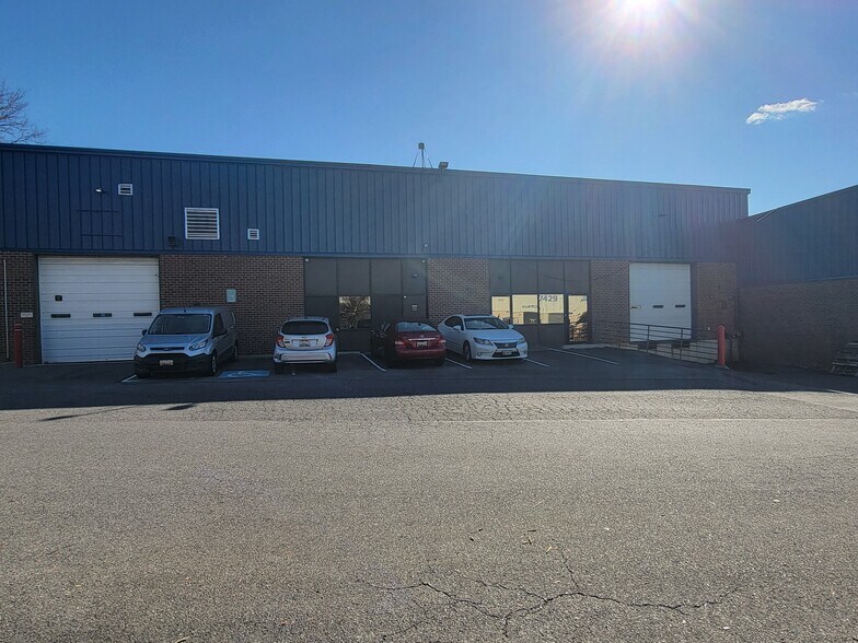 More Photos Of 7419 Lindbergh Dr, Gaithersburg Warehouse For Sale