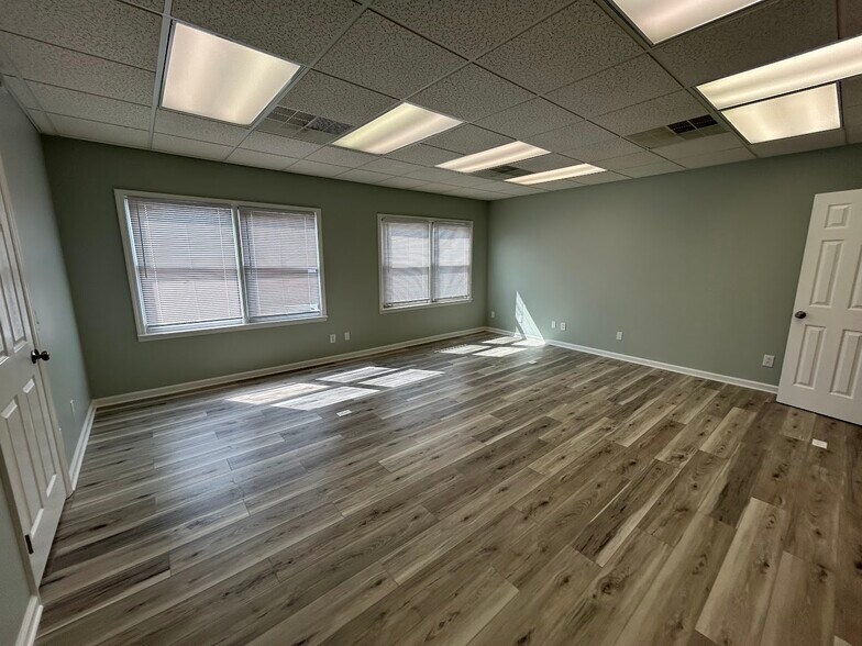 More Photos Of 1580 Sparkman Dr, Huntsville Office For Sale