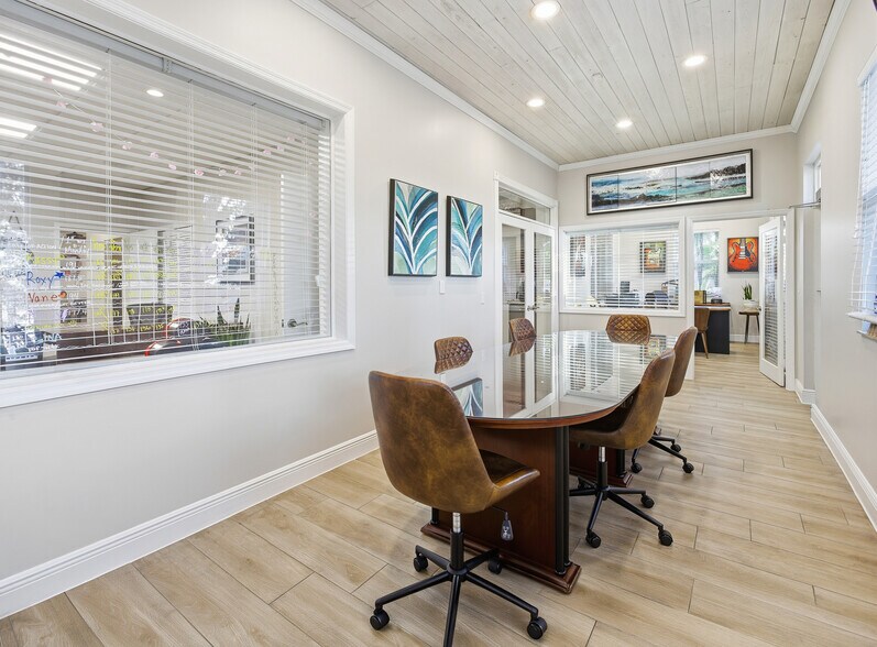 More Photos Of 1801 N Krome Ave, Homestead Office For Sale