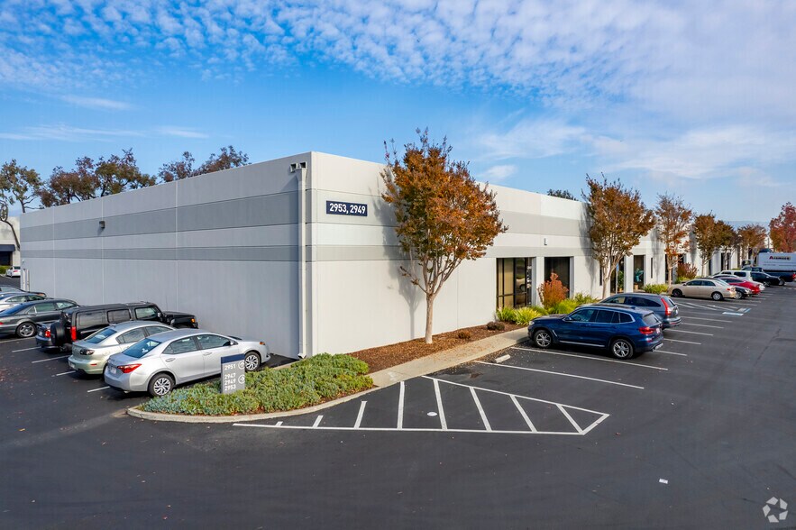 More Photos Of 2935-2953 Whipple Rd, Union City Manufacturing For Lease