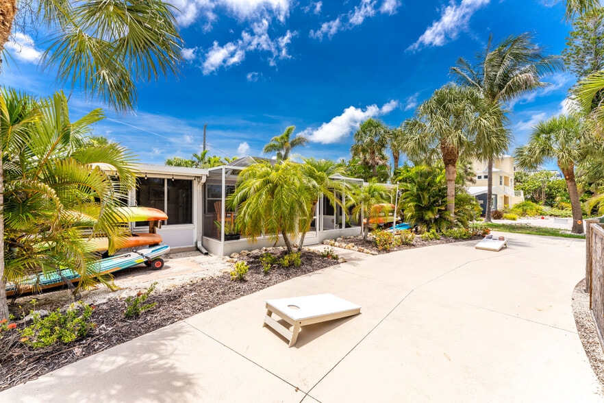 More Photos Of 1130 Gulf Blvd, Englewood Apartments For Sale