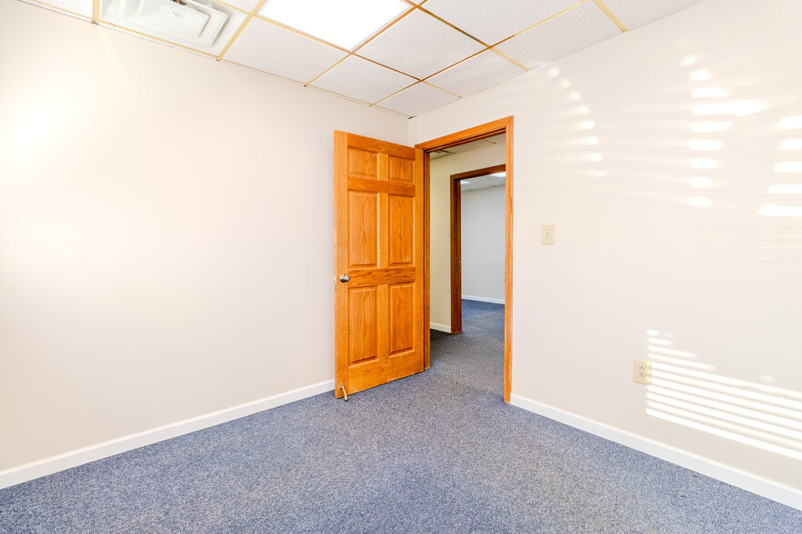 More Photos Of 9173 Lincoln Hwy, Irwin Office For Sale