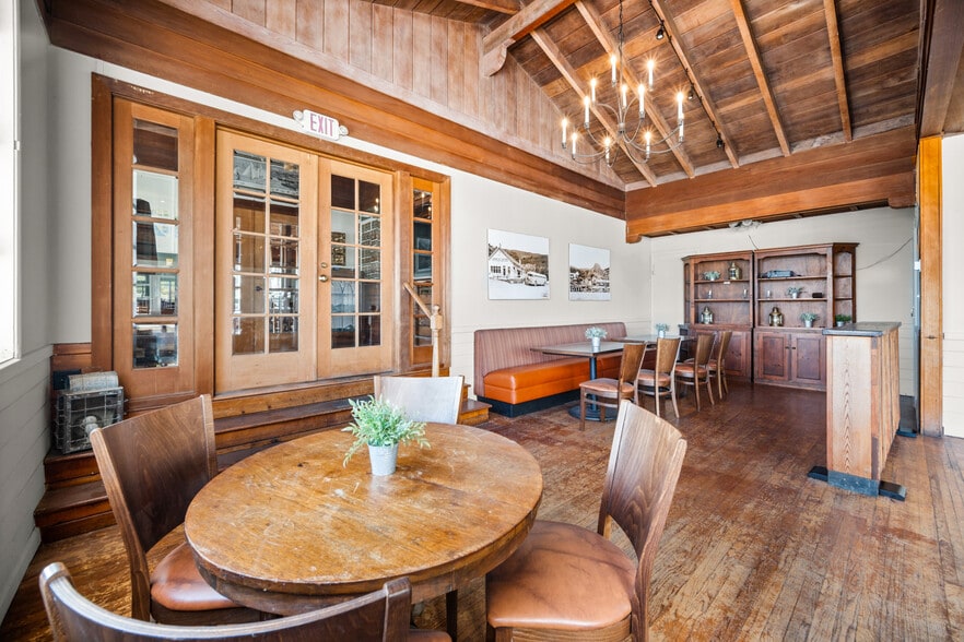 More Photos Of , Jenner Unknown For Sale