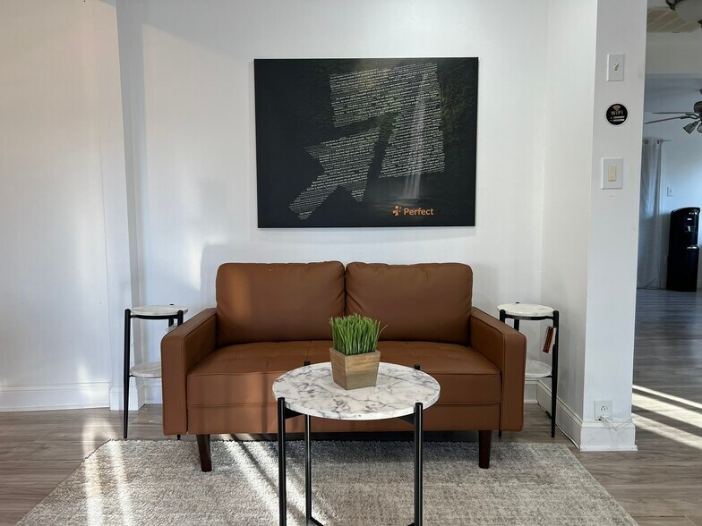 More Photos Of 354 Kingston Rd, Parsippany Office Residential For Lease