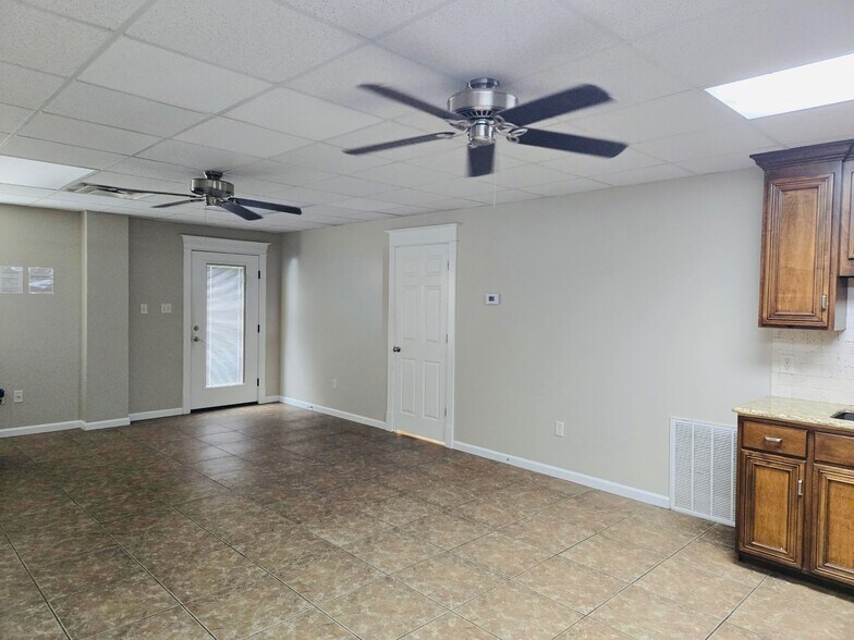 More Photos Of 1050 John Mason Dr, Conway Self Storage For Lease