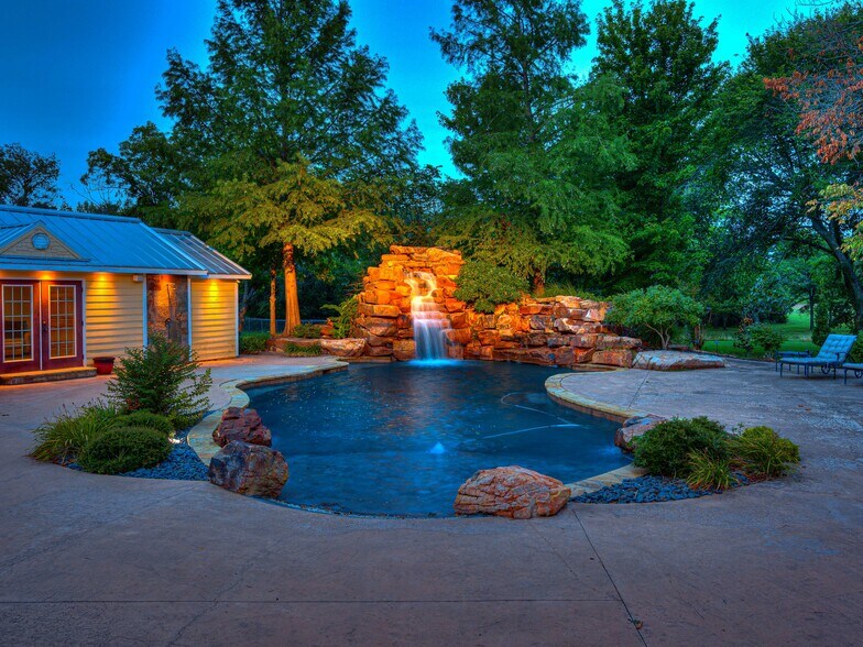 More Photos Of 18509 Brangus Rd, Shawnee Specialty For Sale