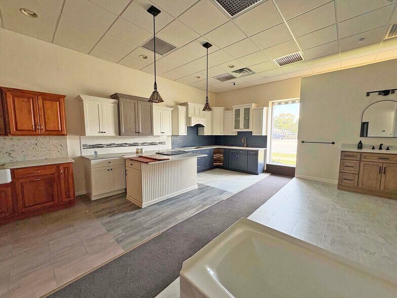 More Photos Of 934 Wyoming Ave, Forty Fort Freestanding For Sale