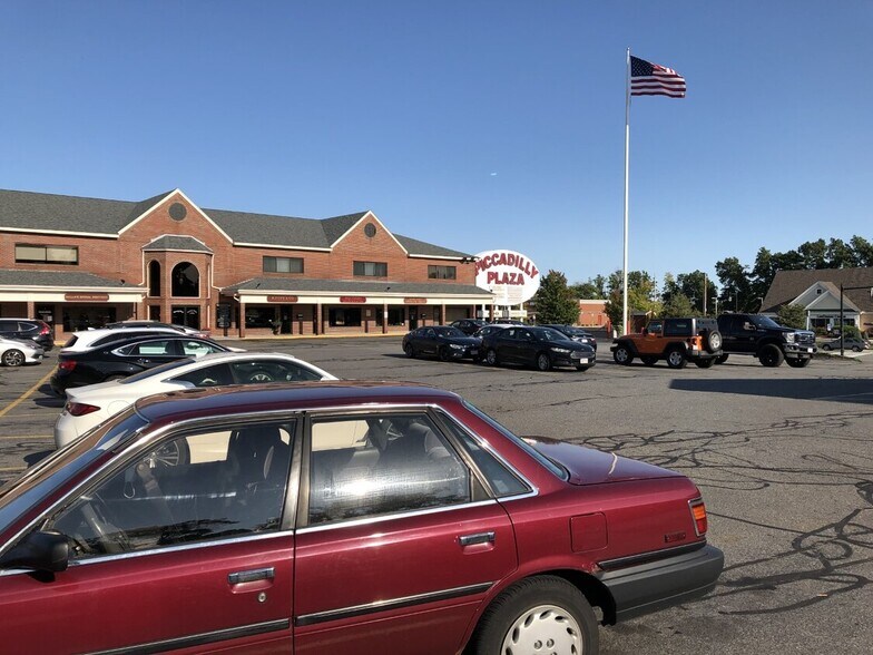 More Photos Of 480 Shrewsbury St, Worcester Restaurant For Lease