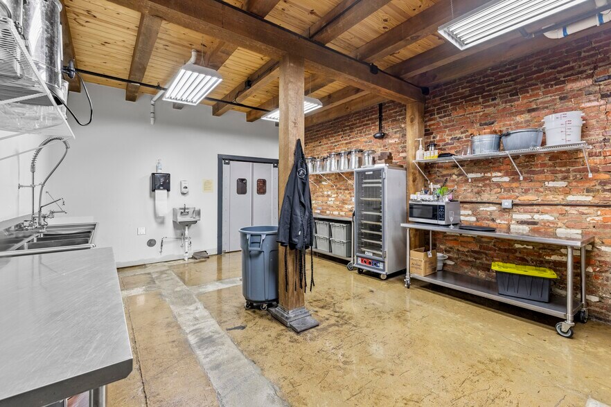 More Photos Of 600 S Broad St, Monroe Manufacturing For Lease