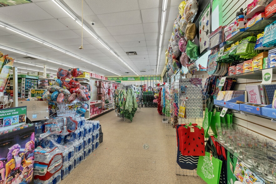 More Photos Of 777 S Willow St, Manchester Storefront For Lease
