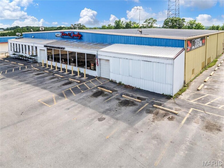 More Photos Of 500 S Commercial St, Crocker Storefront For Sale