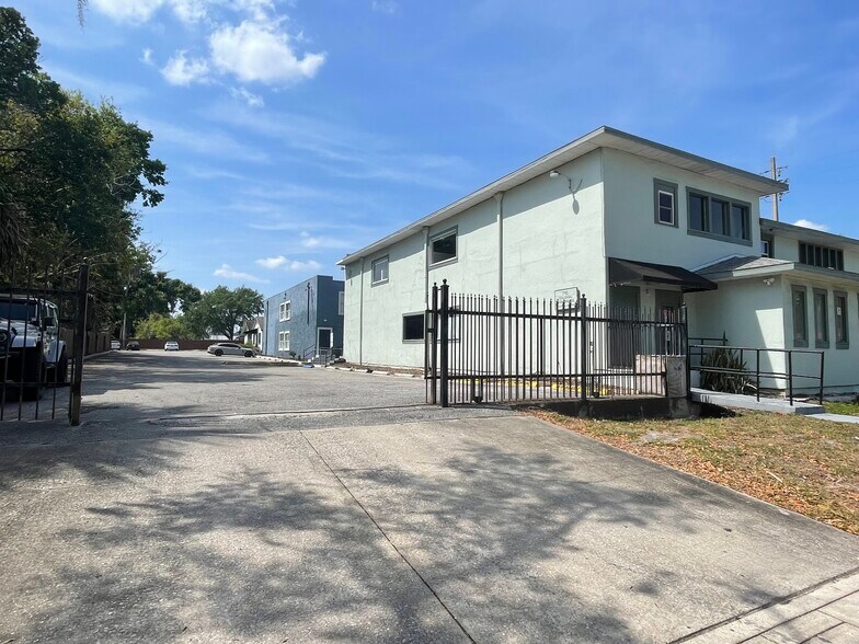 More Photos Of 710 W Colonial Dr, Orlando Office For Lease