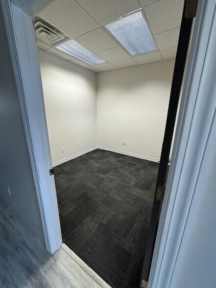 More Photos Of 5787 Stadium Dr, Kalamazoo Office For Lease