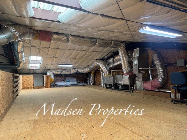 More Photos Of 1115 Ewald Ct, Paradise Manufacturing For Lease