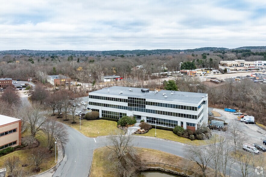More Photos Of 3 Edgewater Dr, Norwood Office For Lease