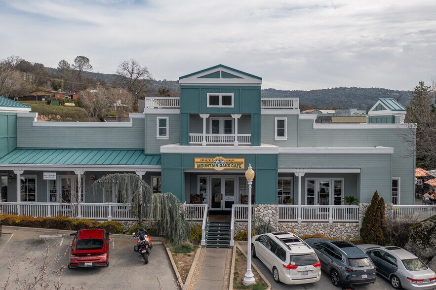 More Photos Of 40282 Highway 41, Oakhurst Freestanding For Sale