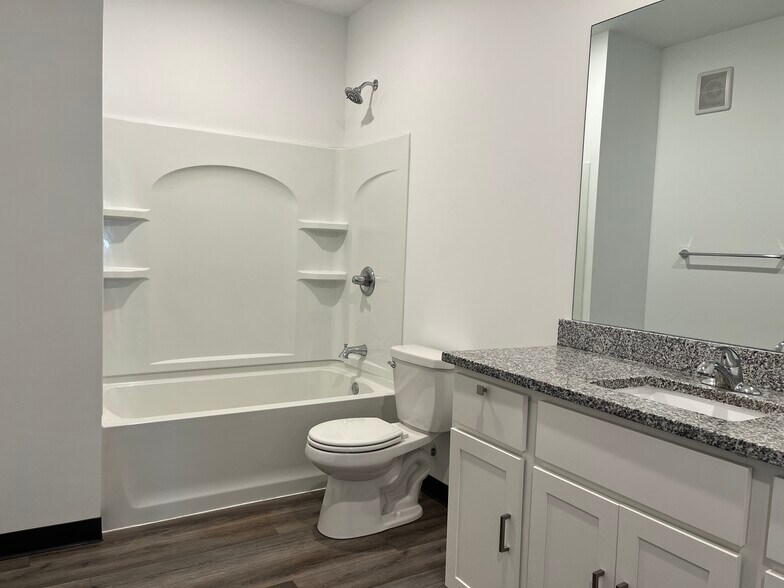 More Photos Of 1922 Wilson Ave, Saint Paul Apartments For Sale