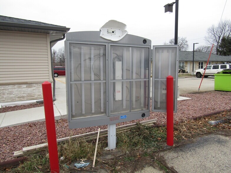 More Photos Of 1532 E Racine St, Janesville General Retail For Lease