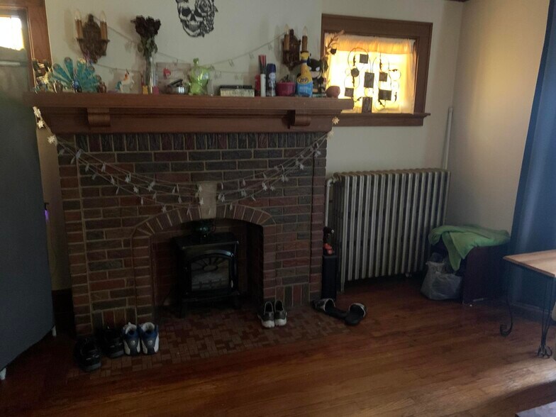 More Photos Of 2904 W Arthur Ave, Milwaukee Storefront Retail Residential For Sale