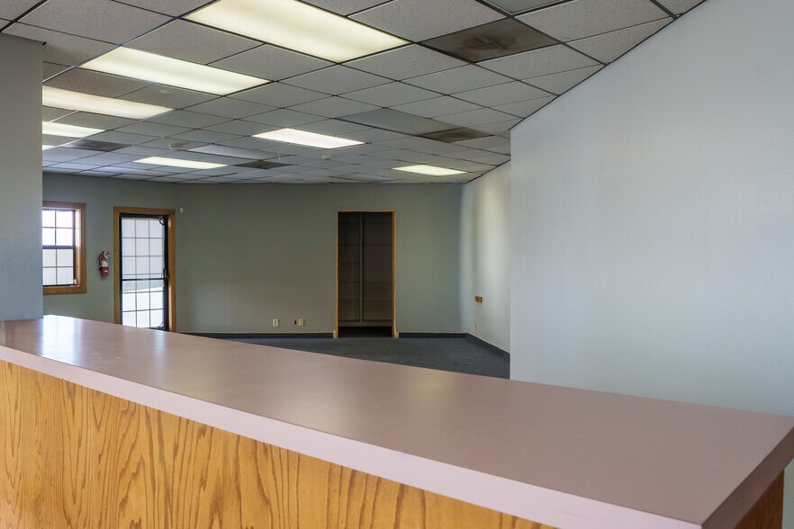 More Photos Of 83373-83407 State Highway 111, Indio Auto Dealership For Lease