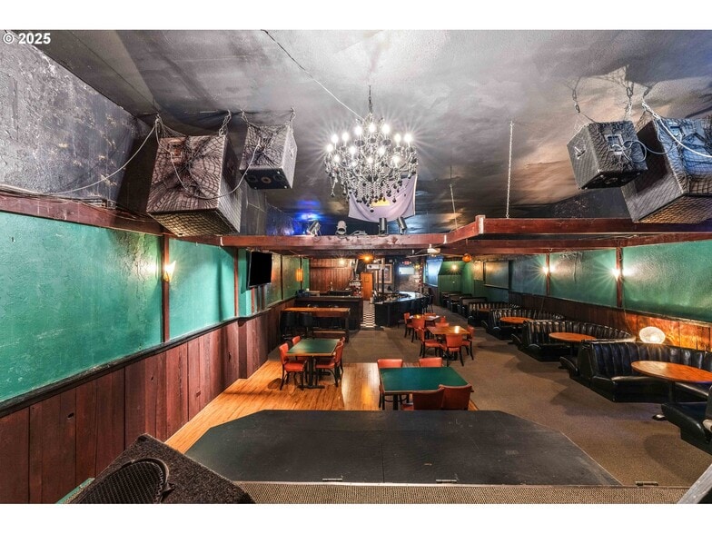 More Photos Of 2043 Sherman Ave, North Bend Bar For Sale