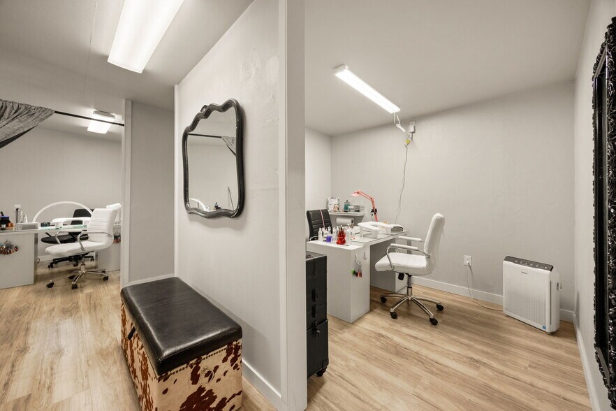 More Photos Of 3847 S Pacific Hwy, Medford General Retail For Sale