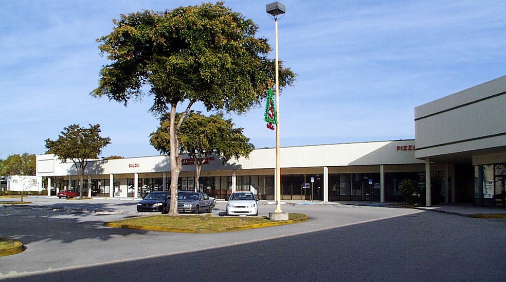 More Photos Of 7120-7184 N University Dr, Tamarac Freestanding For Lease
