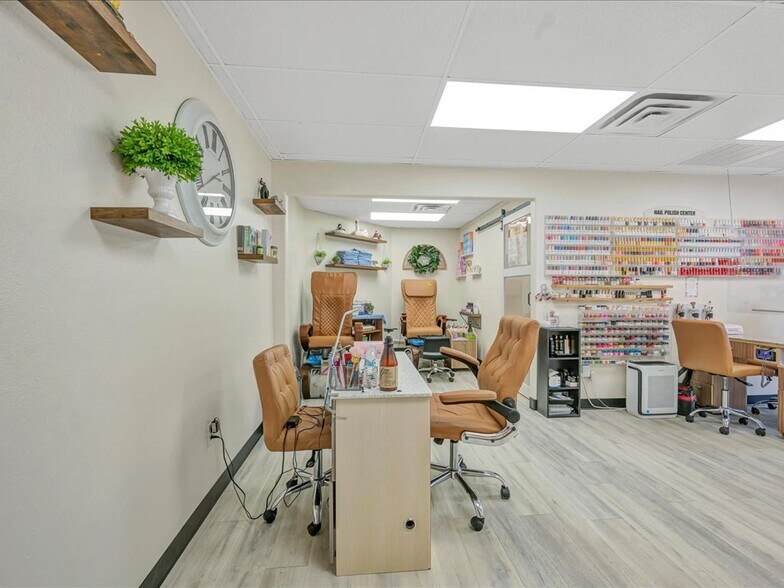 More Photos Of 105 Champions Dr, Lufkin Fast Food For Sale