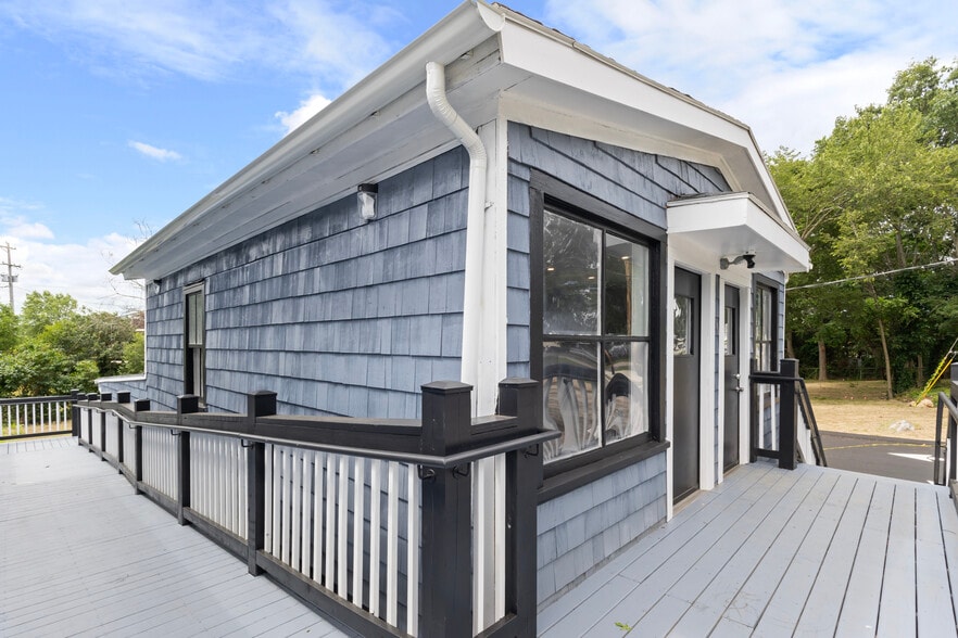 More Photos Of 14 W Natick Rd, Warwick Apartments For Sale