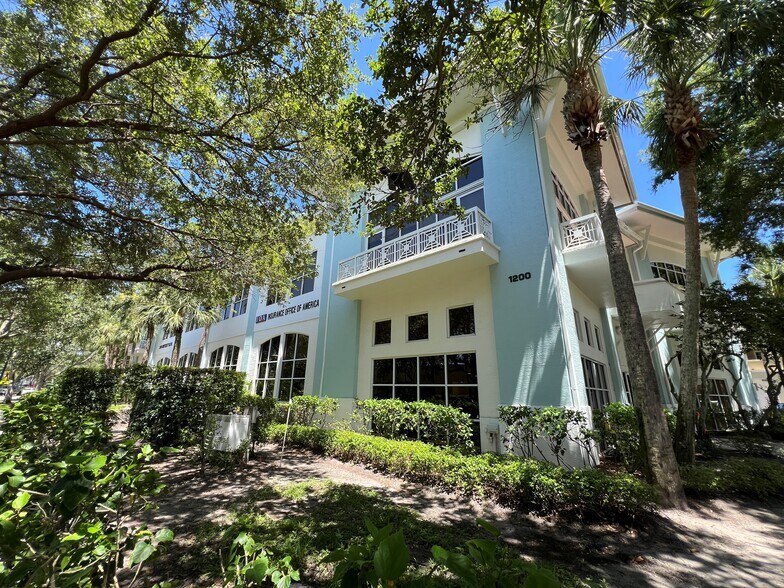 More Photos Of 1200 University Blvd, Jupiter Medical For Lease