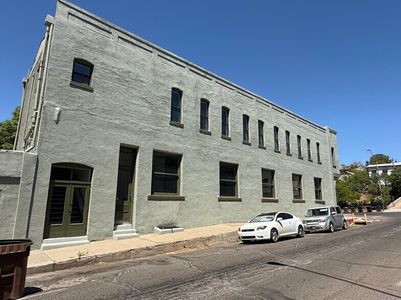 More Photos Of 300 N Broad St, Globe Specialty For Sale