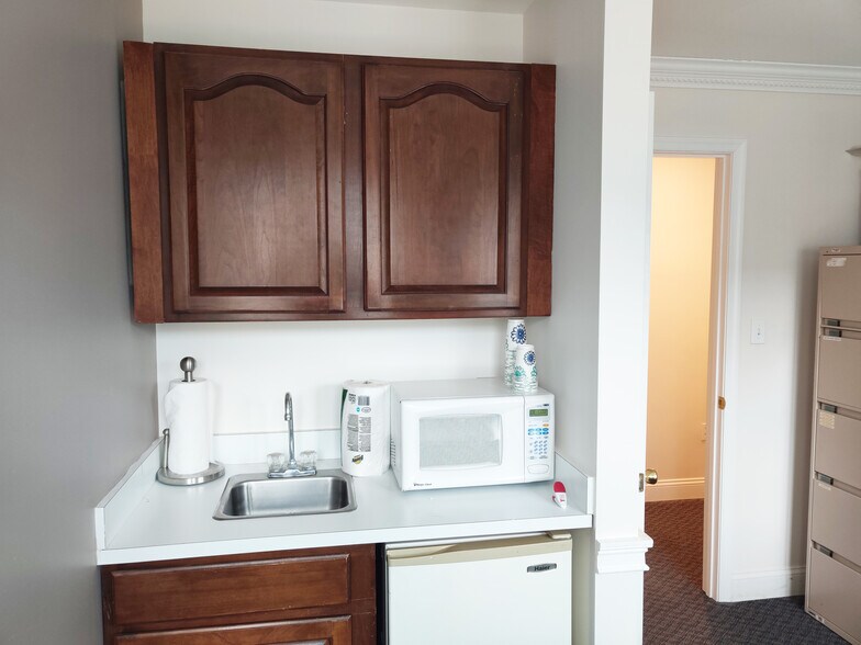 More Photos Of 5641-5699 Columbia Pike, Falls Church Medical For Lease